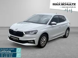 Moonweiss Gebraucht 2024 Skoda Fabia Ambition Limousine | 20.400 € (Fairer Preis)