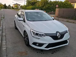 Weiß Gebraucht 2017 Renault Mégane GrandTour Kombi | 8.500 € (Etwas zu teuer)