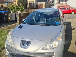 Silber Gebraucht 2012 Peugeot 206+ Kleinwagen | 2.150 € (Fairer Preis)