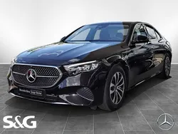 Metalliclack obsidianschwarz Gebraucht 2024 Mercedes E220 Avantgarde Limousine | 46.990 € (Superpreis)