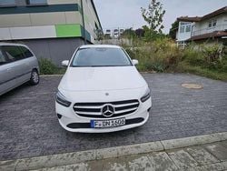 Weiß Gebraucht 2020 Mercedes B200 Van / Kleinbus | 20.300 € (Fairer Preis)