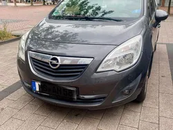 Grau Gebraucht 2012 Opel Meriva Selection Van / Kleinbus | 4.200 € (Guter Preis)