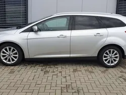 Silber Gebraucht 2015 Ford Focus SYNC Edition Kombi | 5.990 € (Guter Preis)