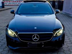 Schwarz Gebraucht 2016 Mercedes 220 Limousine | 19.500 €