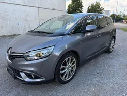 Grau Gebraucht 2019 Renault Scénic IV Bose Edition Van / Kleinbus | 11.399 € (Fairer Preis)