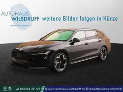 Ebony schwarz metallic Neu 2025 Skoda Superb SportLine Kombi | 44.290 € (Fairer Preis)
