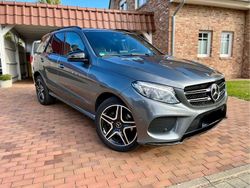 Grau Gebraucht 2018 Mercedes GLE250 SUV | 32.500 € (Etwas zu teuer)