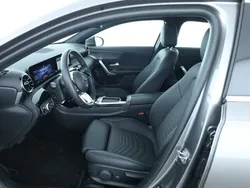 Grau Gebraucht 2023 Mercedes A180 Kleinwagen | 26.890 € (Guter Preis)