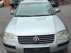 Silber Gebraucht 2003 VW Passat Kombi | 1.100 € (Superpreis)