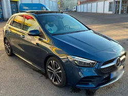 Blau Gebraucht 2019 Mercedes 220 SUV | 24.500 € (Guter Preis)