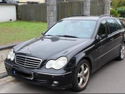 Schwarz Gebraucht 2007 Mercedes C220 Avantgarde Kombi | 2.500 € (Fairer Preis)