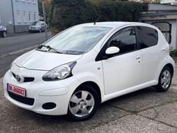 Solid white Gebraucht 2011 Toyota Aygo Edition Kleinwagen | 5.999 € (Fairer Preis)