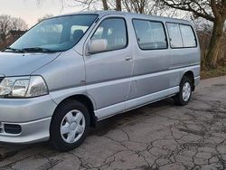 Silber Gebraucht 2008 Toyota HiAce Van / Kleinbus | 10.500 €