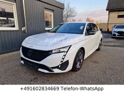 Weiß Gebraucht 2022 Peugeot 308 Active Limousine | 12.990 €