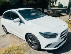 Weiß Gebraucht 2019 Mercedes B200 Van / Kleinbus | 7.900 € (Guter Preis)