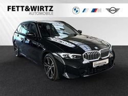Saphirschwarz metallic Gebraucht 2024 BMW 330 M Sport Kombi | 38.200 € (Guter Preis)
