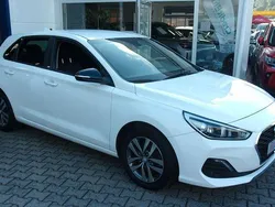 Weiß Gebraucht 2019 Hyundai i30 YES! Limousine | 15.850 € (Etwas zu teuer)