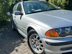 Grau Gebraucht 2001 BMW 318 Kombi | 2.000 €