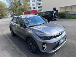 Grau Gebraucht 2025 Kia Stonic 4 SUV | 22.675 € (Etwas zu teuer)