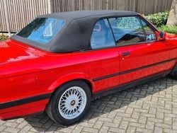 Rot Gebraucht 1991 BMW 318 Cabriolet Sport Line Cabrio | 10.950 €