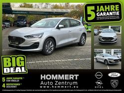 Polarsilber (metallic) Gebraucht 2023 Ford Focus Titanium Limousine | 18.490 € (Superpreis)