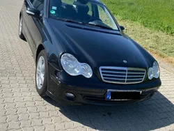 Schwarz Gebraucht 2006 Mercedes C200 Limousine | 2.700 € (Guter Preis)