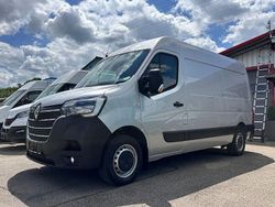 Silber Gebraucht 2023 Renault Master Van / Kleinbus | 23.900 € (Fairer Preis)