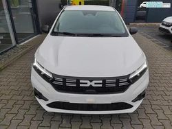 Weiß Gebraucht 2024 Dacia Sandero Essentiel Kleinwagen | 16.790 € (Guter Preis)