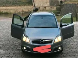 Silber Gebraucht 2006 Opel Zafira Van / Kleinbus | 2.450 € (Fairer Preis)