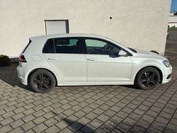 Weiß Gebraucht 2015 VW Golf VII LOUNGE Limousine | 11.100 € (Guter Preis)