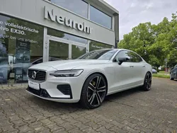 Crystal white Gebraucht 2019 Volvo S60 R-Design Limousine | 39.990 €