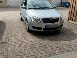 Grau Gebraucht 2009 Skoda Roomster Kombi | 2.300 € (Fairer Preis)