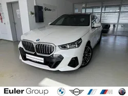 Weiss Gebraucht 2024 BMW 540 Performance Kombi | 67.833 €