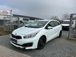 Weiß Gebraucht 2016 Kia Ceed Sportswagon Kombi | 4.490 € (Fairer Preis)