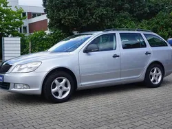 Stribrna brilliant/ brilliants Gebraucht 2011 Skoda Octavia Classic Kombi | 6.999 € (Guter Preis)