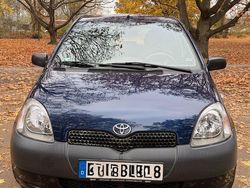 Blau Gebraucht 2003 Toyota Yaris Sol Limousine | 2.299 € (Etwas zu teuer)