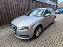 Silber Gebraucht 2015 Audi A3 Sportback Attraction Limousine | 13.490 € (Fairer Preis)