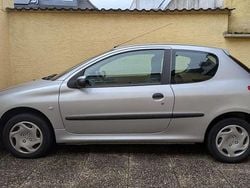 Silber Gebraucht 2003 Peugeot 206 Premium Limousine | 1.890 € (Fairer Preis)