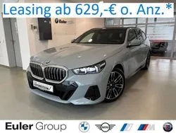 Grau Gebraucht 2024 BMW 520 Performance Kombi | 53.389 € (Guter Preis)