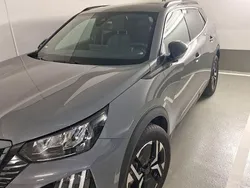 Grau Gebraucht 2024 Peugeot 2008 Allure SUV | 20.500 € (Guter Preis)