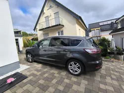 Grau Gebraucht 2019 Ford S-MAX Titanium Van / Kleinbus | 18.500 € (Guter Preis)
