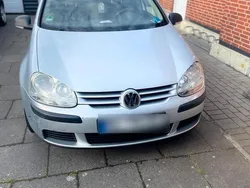 Silber Gebraucht 2007 VW Golf V Limousine | 2.850 €