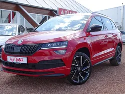 Velvet rot metallic (metallic) Gebraucht 2020 Skoda Karoq SportLine SUV | 25.950 € (Etwas zu teuer)