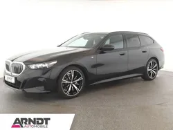 Saphirschwarz Gebraucht 2024 BMW 520 Comfort Edition Kombi | 55.883 € (Fairer Preis)