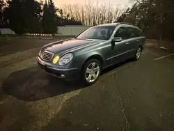Blau Gebraucht 2004 Mercedes E220 Kombi | 2.799 € (Fairer Preis)