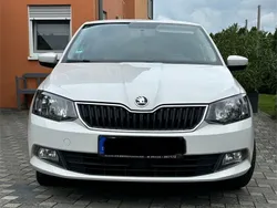Weiß Gebraucht 2016 Skoda Fabia Kombi | 8.999 € (Fairer Preis)