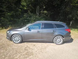 Grau Gebraucht 2016 Ford Focus Titanium Kombi | 10.900 € (Fairer Preis)