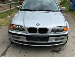 Grau Gebraucht 1999 BMW 318 Limousine | 3.300 €