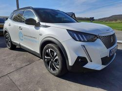 Perlmuttweiss Gebraucht 2022 Peugeot e-2008 GT SUV | 24.800 €