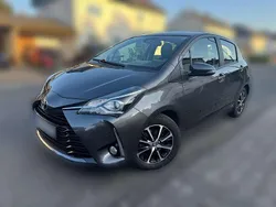 Grau Gebraucht 2017 Toyota Yaris Comfort Kleinwagen | 12.900 € (Fairer Preis)